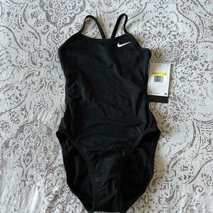 Nike swimsuit. NWT. 00/24